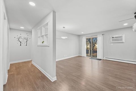 Tiny photo for 500 Chase Drive #12, Clarendon Hills, IL 60514 (MLS # 12540834)