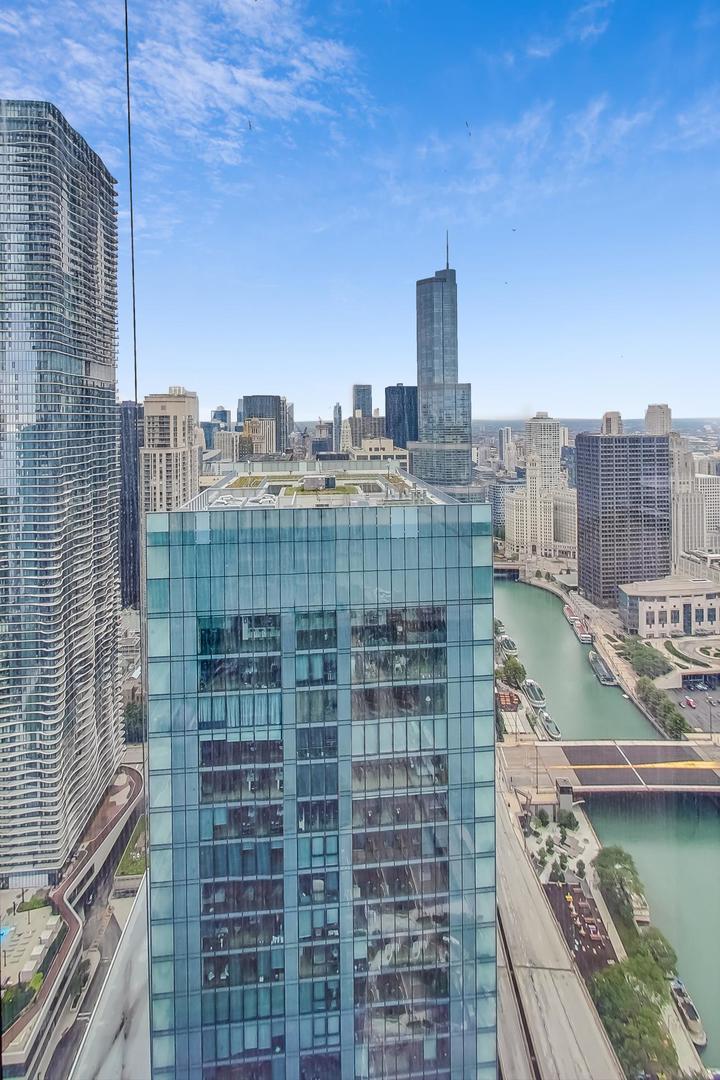 363 E Wacker Drive 4202