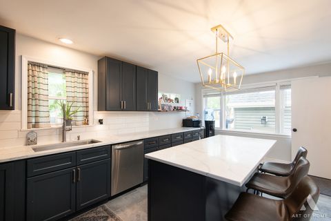 Tiny photo for 10715 S Lawndale Avenue, Chicago, IL 60655 (MLS # 12638267)