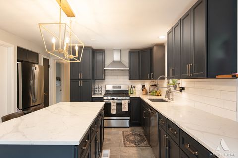 Tiny photo for 10715 S Lawndale Avenue, Chicago, IL 60655 (MLS # 12638267)