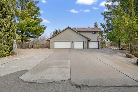 Tiny photo for 5992 Palisades Parkway, Rockford, IL 61109 (MLS # 12605326)