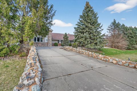 Photo of 5992 Palisades Parkway, Rockford, IL 61109 (MLS # 12605326)