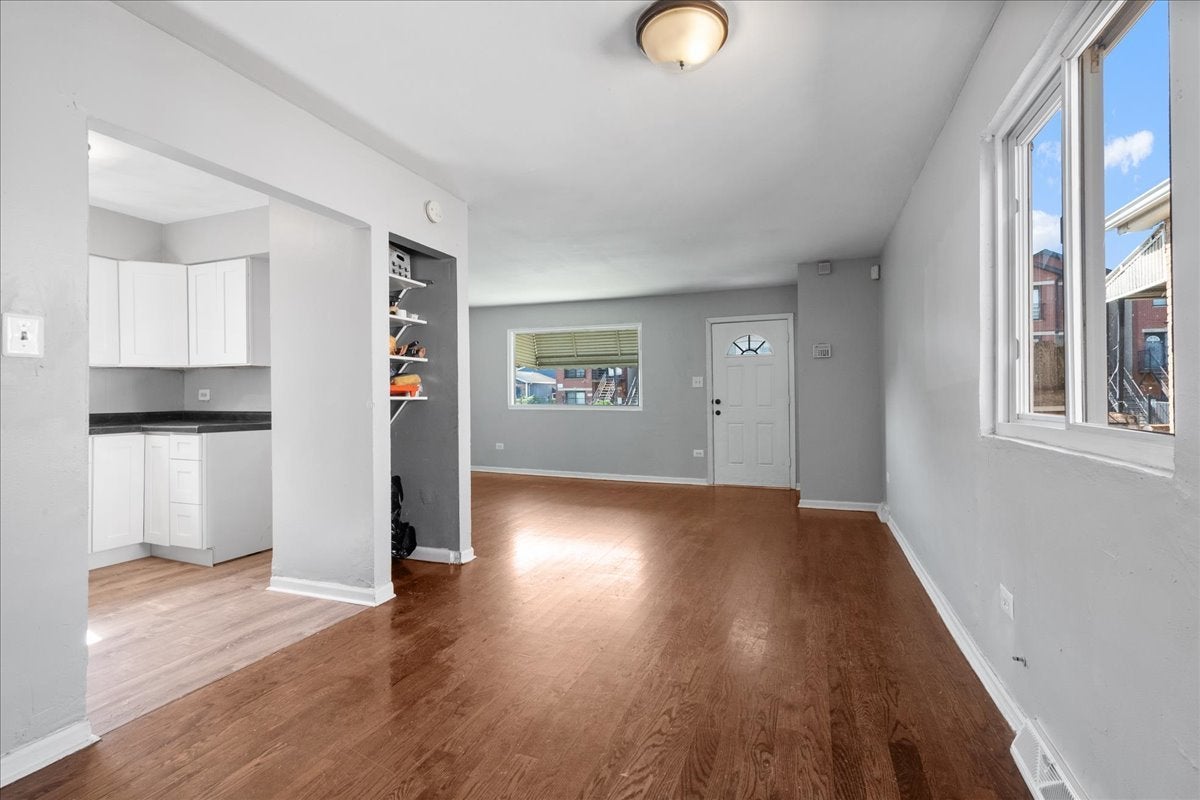 1652 W Montvale Avenue
