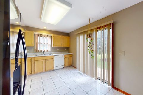 Tiny photo for 262 Allegro Lane #25-7, Carol Stream, IL 60188 (MLS # 12505902)