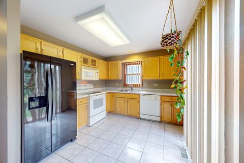 Tiny photo for 262 Allegro Lane #25-7, Carol Stream, IL 60188 (MLS # 12505902)