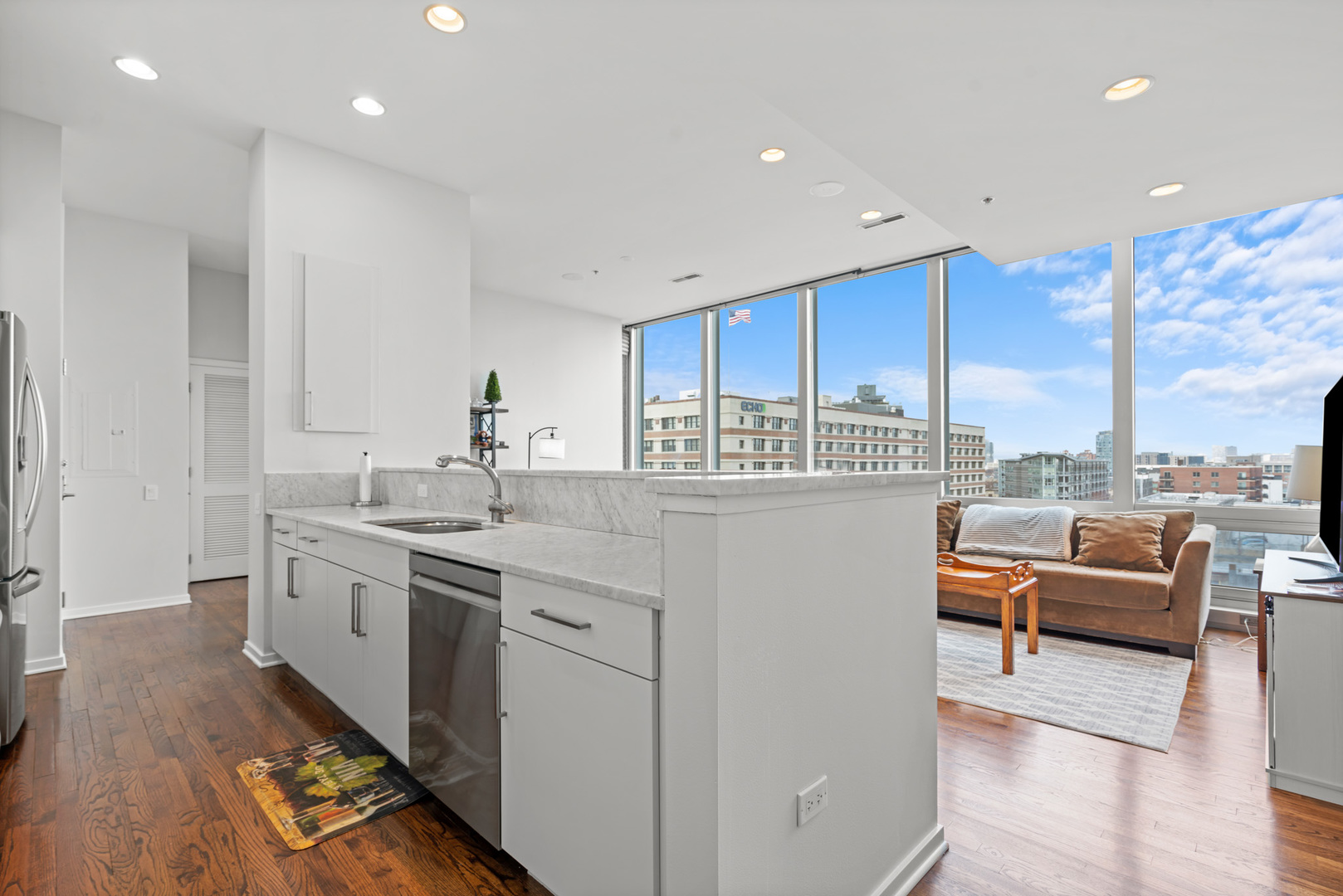 500 W Superior Street 602