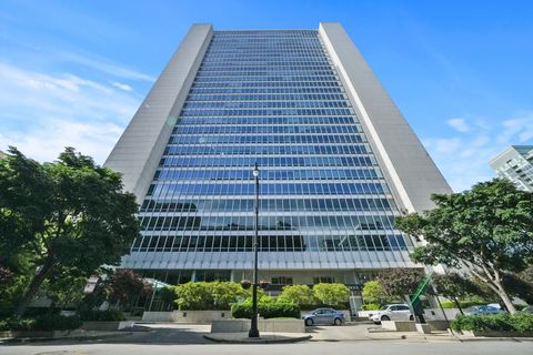 500 W Superior Street 602 Chicago IL 60654