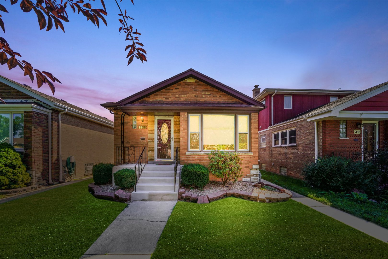 9933 S Fairfield Avenue