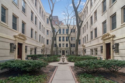 Photo of 435 W ALDINE Avenue #17, Chicago, IL 60657 (MLS # 12558603)