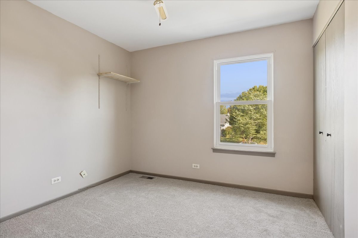 Algonquin, Illinois 60102, United States, 3 Bedrooms Bedrooms, ,2 BathroomsBathrooms,Residential,Active,211989