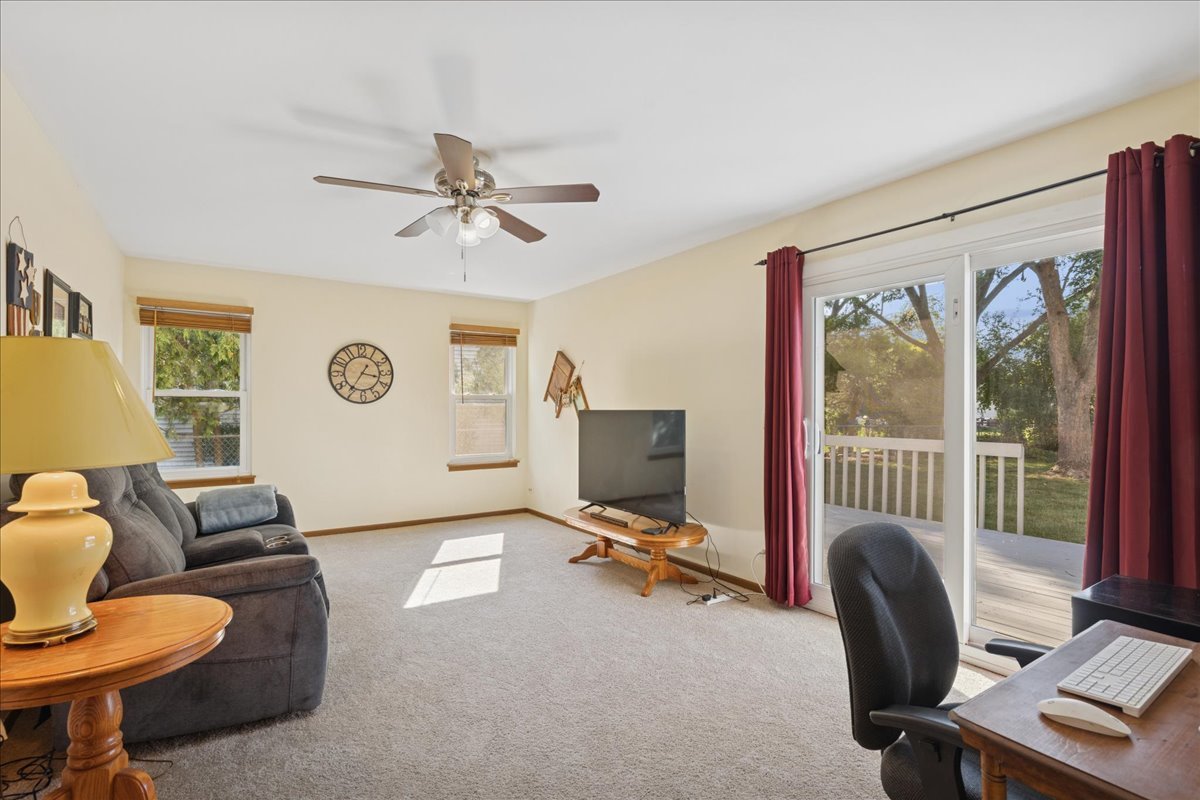 Algonquin, Illinois 60102, United States, 3 Bedrooms Bedrooms, ,2 BathroomsBathrooms,Residential,Active,211989