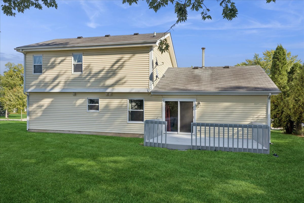 Algonquin, Illinois 60102, United States, 3 Bedrooms Bedrooms, ,2 BathroomsBathrooms,Residential,Active,211989