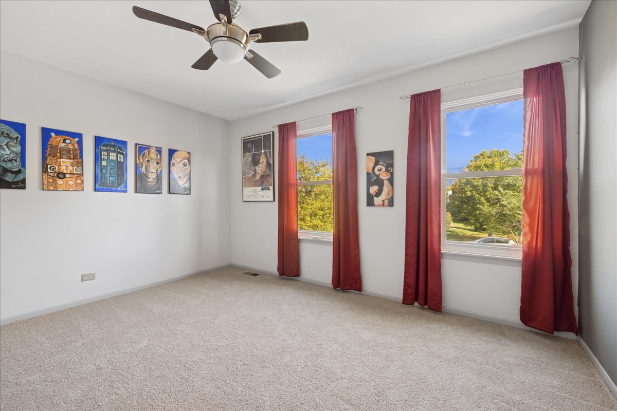 Algonquin, Illinois 60102, United States, 3 Bedrooms Bedrooms, ,2 BathroomsBathrooms,Residential,Active,211989