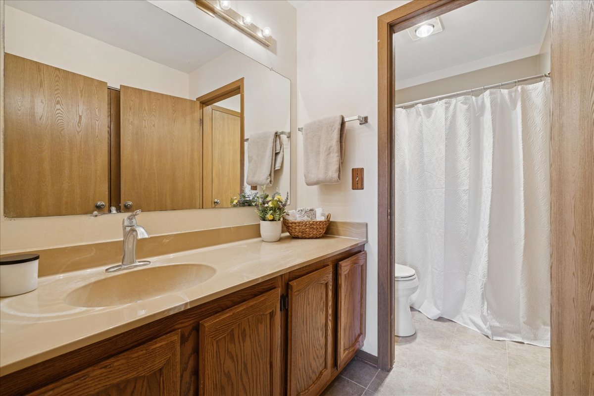 Algonquin, Illinois 60102, United States, 3 Bedrooms Bedrooms, ,2 BathroomsBathrooms,Residential,Active,211989