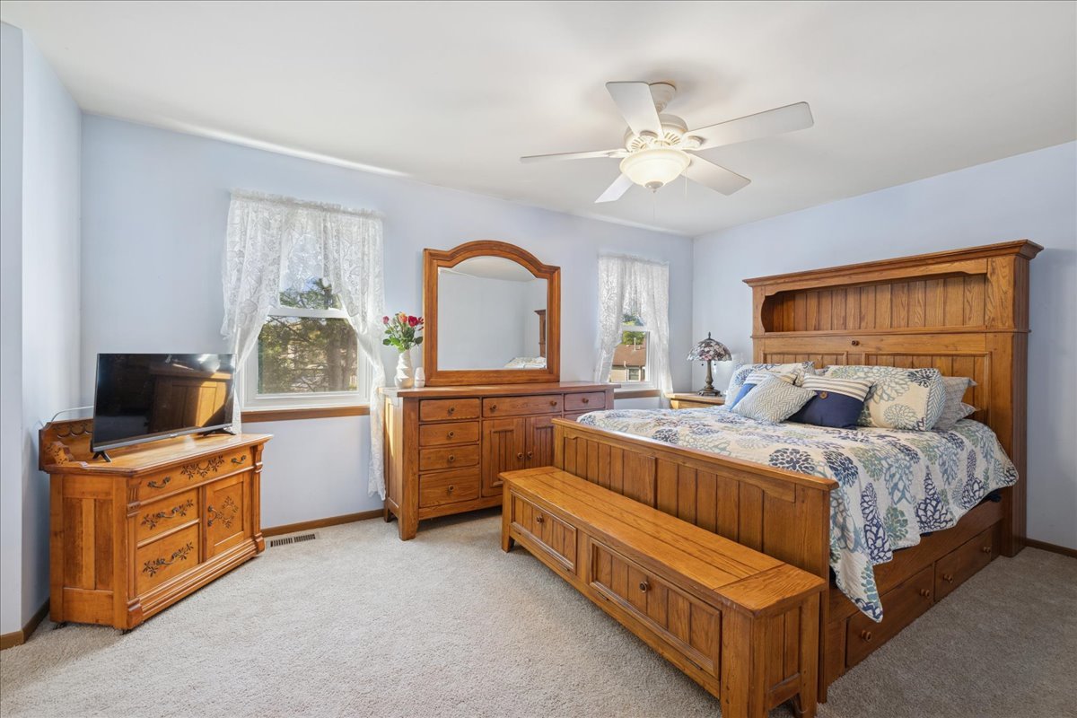 Algonquin, Illinois 60102, United States, 3 Bedrooms Bedrooms, ,2 BathroomsBathrooms,Residential,Active,211989