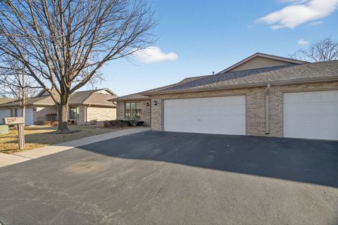 Tiny photo for 2700 Eagle Drive #2700, Joliet, IL 60436 (MLS # 12617868)