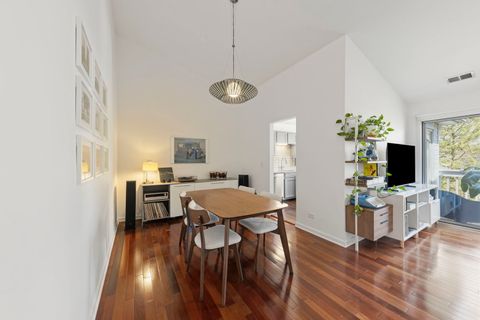 Tiny photo for 884 QUIN Court #201, Naperville, IL 60563 (MLS # 12611453)