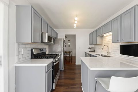 Tiny photo for 884 QUIN Court #201, Naperville, IL 60563 (MLS # 12611453)