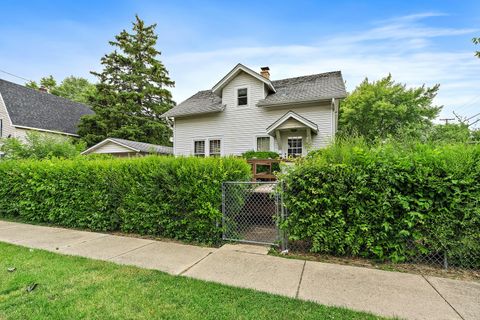 Single Family Residence in DeKalb IL 1323 State Street.jpg