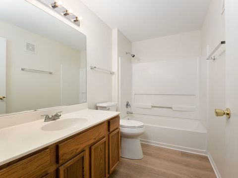 Tiny photo for 1309 Silverstone Drive #1309, Carpentersville, IL 60110 (MLS # 12513840)