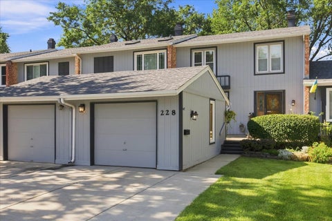 Photo of 228 Willow Lane, Bloomingdale, IL 60108 (MLS # 12748626)