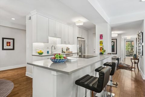 Tiny photo for 3180 N Lake Shore Drive #2H, Chicago, IL 60657 (MLS # 12615314)