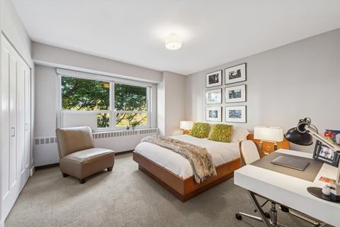 Tiny photo for 3180 N Lake Shore Drive #2H, Chicago, IL 60657 (MLS # 12615314)