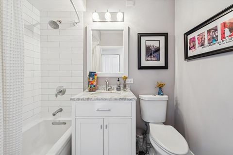 Tiny photo for 3180 N Lake Shore Drive #2H, Chicago, IL 60657 (MLS # 12615314)