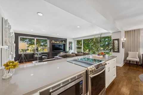 Tiny photo for 3180 N Lake Shore Drive #2H, Chicago, IL 60657 (MLS # 12615314)