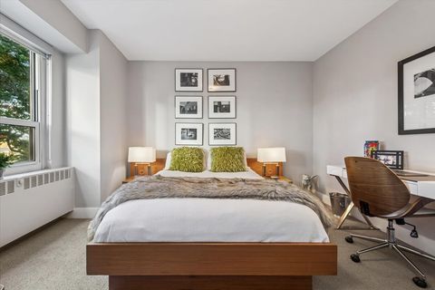 Tiny photo for 3180 N Lake Shore Drive #2H, Chicago, IL 60657 (MLS # 12615314)