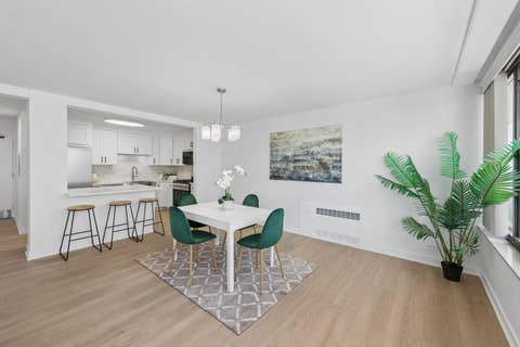 Tiny photo for 5801 N SHERIDAN Road #20E, Chicago, IL 60660 (MLS # 12733149)