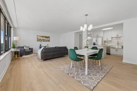 Tiny photo for 5801 N SHERIDAN Road #20E, Chicago, IL 60660 (MLS # 12733149)