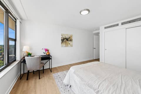 Tiny photo for 5801 N SHERIDAN Road #20E, Chicago, IL 60660 (MLS # 12733149)