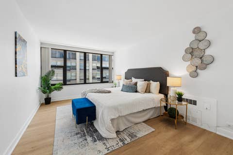 Tiny photo for 5801 N SHERIDAN Road #20E, Chicago, IL 60660 (MLS # 12733149)