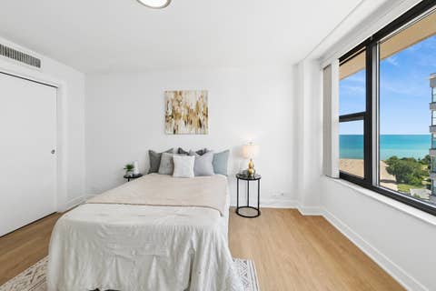 Tiny photo for 5801 N SHERIDAN Road #20E, Chicago, IL 60660 (MLS # 12733149)