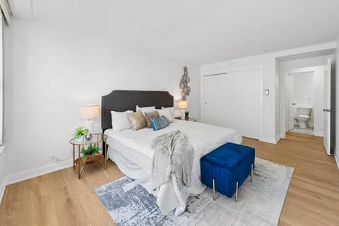 Tiny photo for 5801 N SHERIDAN Road #20E, Chicago, IL 60660 (MLS # 12733149)