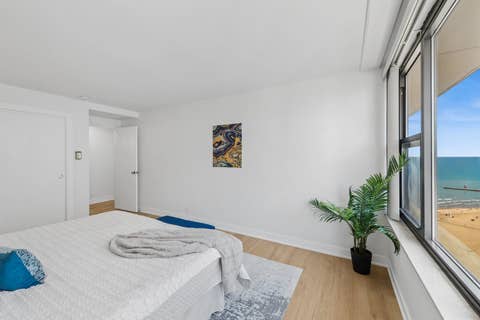 Tiny photo for 5801 N SHERIDAN Road #20E, Chicago, IL 60660 (MLS # 12733149)