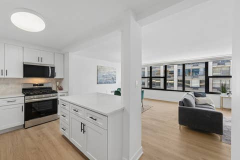 Tiny photo for 5801 N SHERIDAN Road #20E, Chicago, IL 60660 (MLS # 12733149)