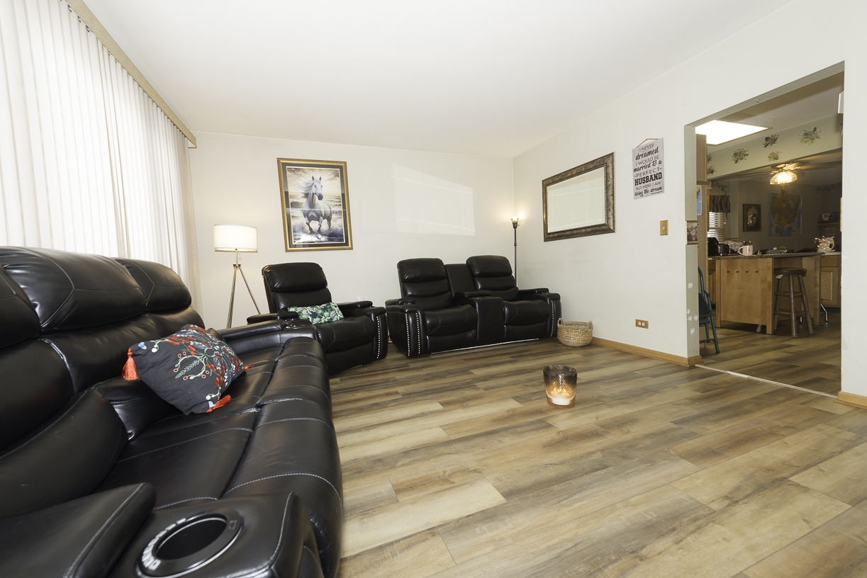 3916 N Pontiac Avenue