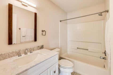 Tiny photo for 40 Arboretum Drive #256, Lombard, IL 60148 (MLS # 12479224)