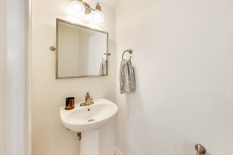 Tiny photo for 40 Arboretum Drive #256, Lombard, IL 60148 (MLS # 12479224)