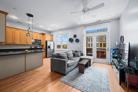 Tiny photo for 4700 N WESTERN Avenue #4B, Chicago, IL 60625 (MLS # 12516189)