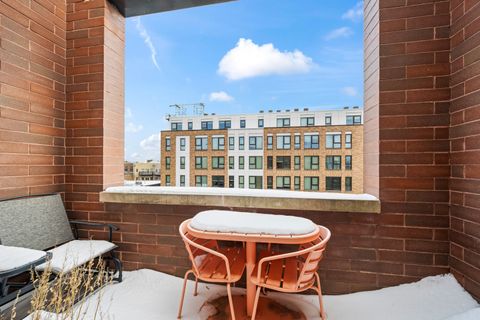 Tiny photo for 4700 N WESTERN Avenue #4B, Chicago, IL 60625 (MLS # 12516189)