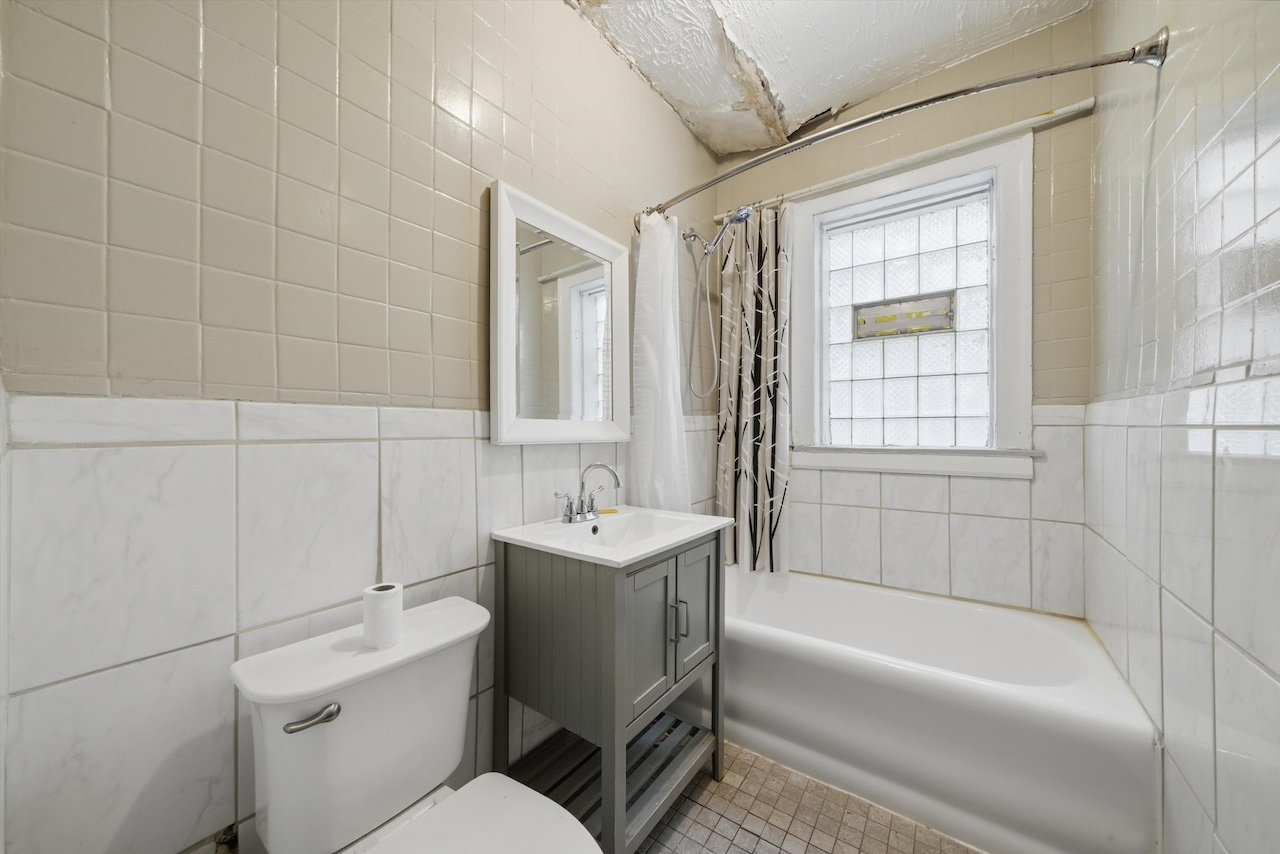 7960 S Phillips Avenue