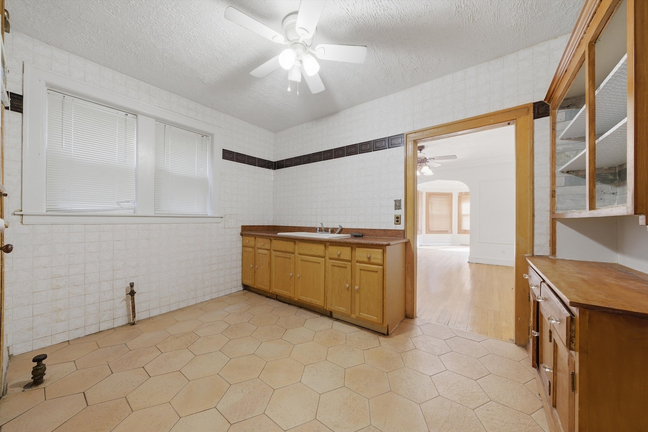 7960 S Phillips Avenue