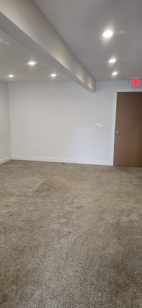 11475 Commercial Street 5