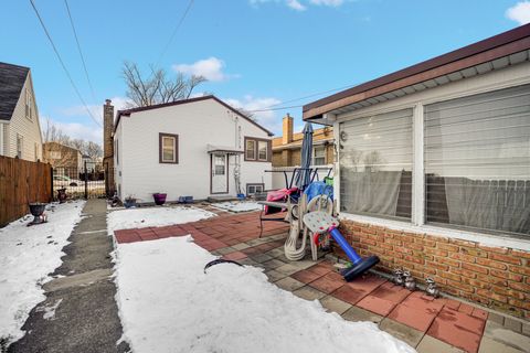 Tiny photo for 10505 S Whipple Street, Chicago, IL 60655 (MLS # 12554253)