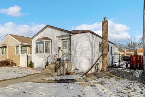 Tiny photo for 10505 S Whipple Street, Chicago, IL 60655 (MLS # 12554253)