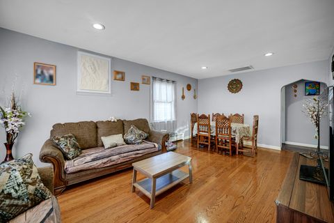 Tiny photo for 10505 S Whipple Street, Chicago, IL 60655 (MLS # 12554253)