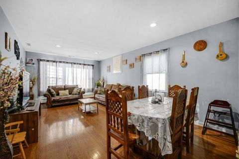 Tiny photo for 10505 S Whipple Street, Chicago, IL 60655 (MLS # 12554253)